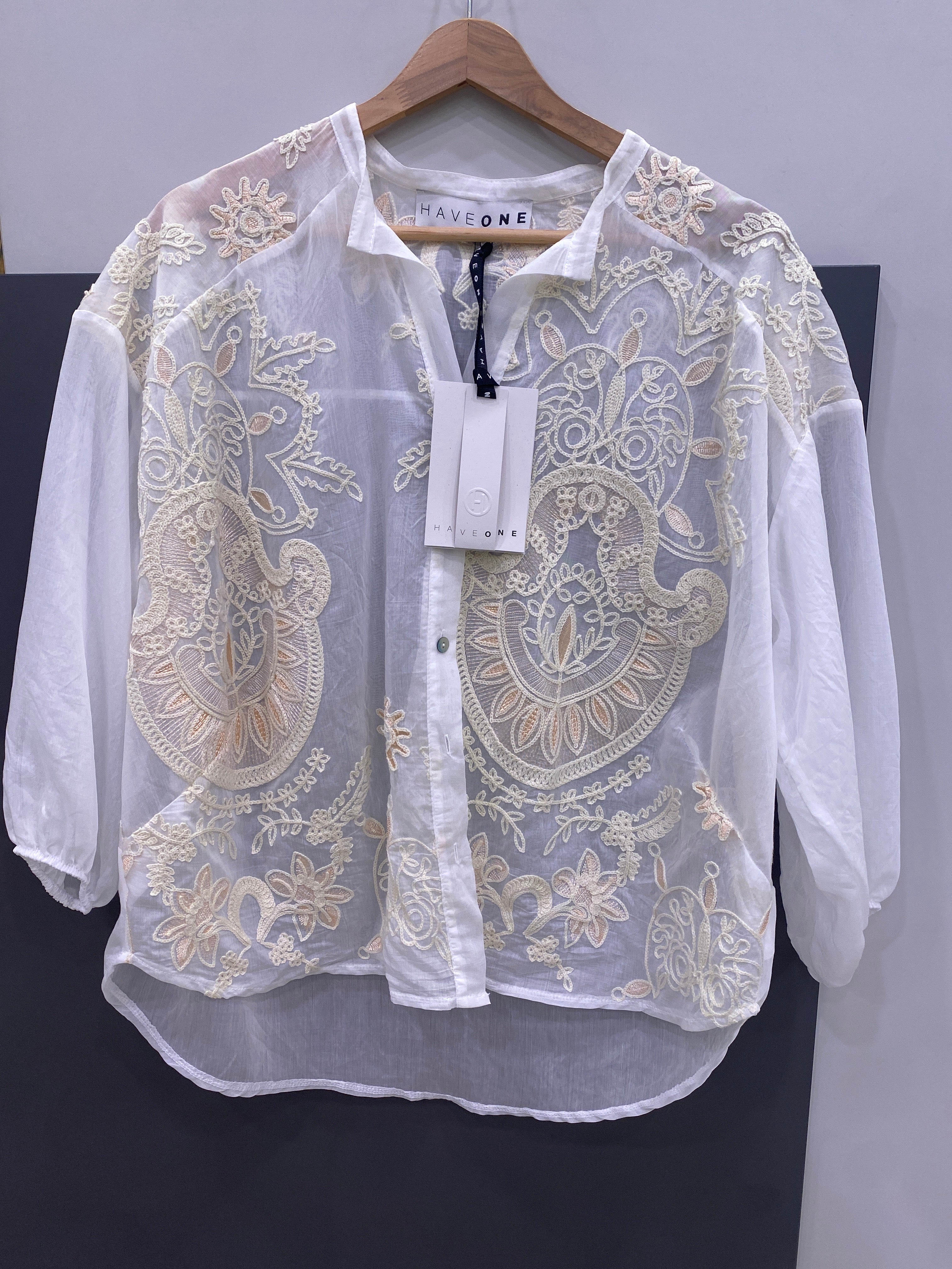 Blusa ricamata Haveone