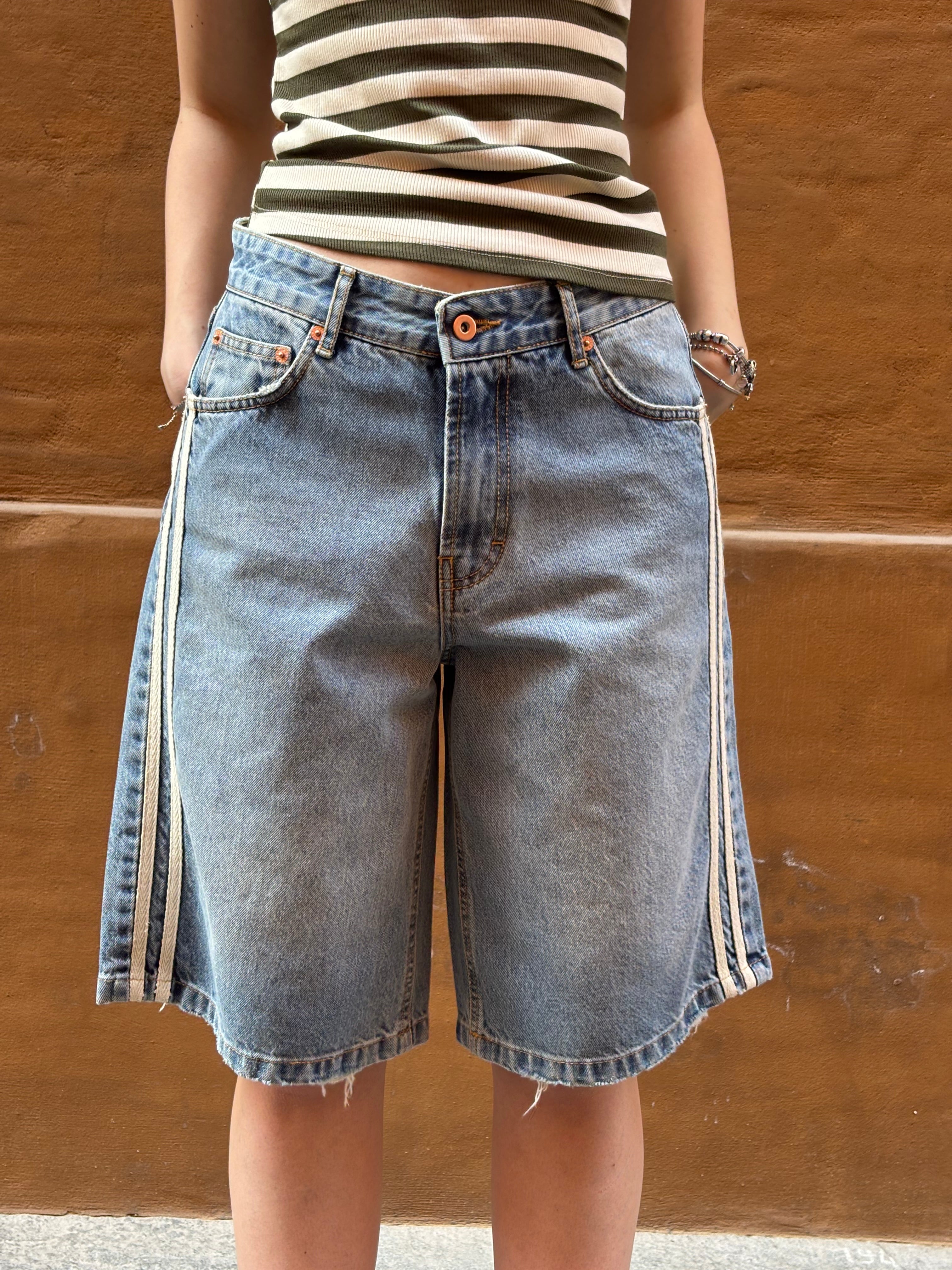 Bermuda Jeans Tensione in Bande Laterali