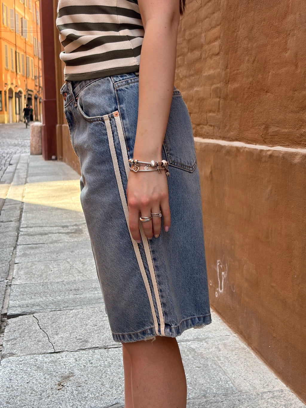 Bermuda Jeans Tensione in Bande Laterali